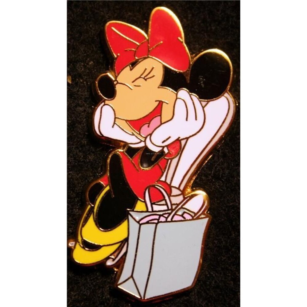 A Family Pin Gathering - Minnie Mouse